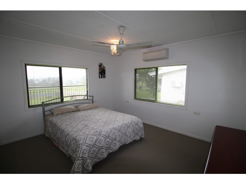 13 Tinaburra Dr, Yungaburra QLD 4884