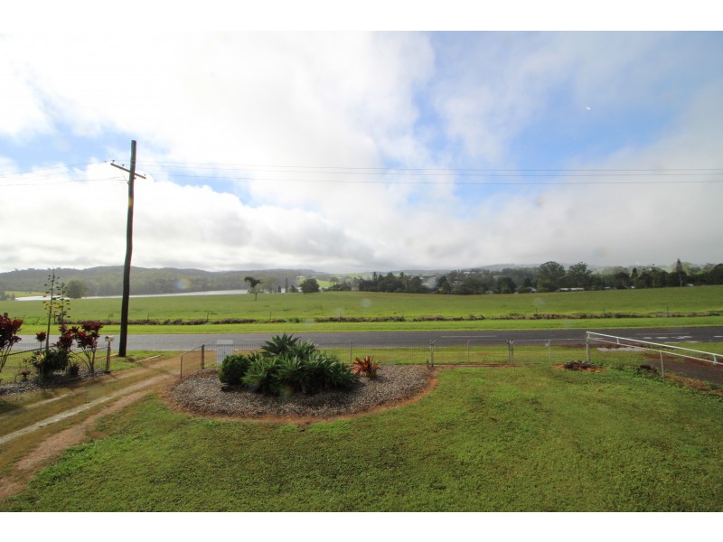 13 Tinaburra Dr, Yungaburra QLD 4884