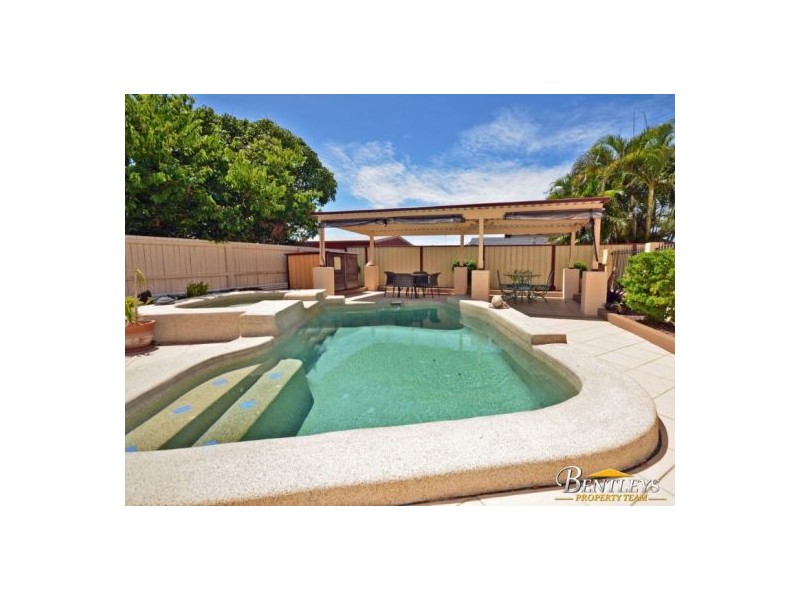 35 Sunbird Chase, Parrearra QLD 4575
