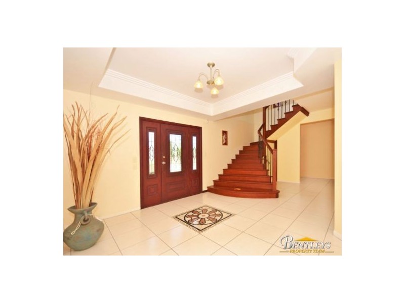 35 Sunbird Chase, Parrearra QLD 4575