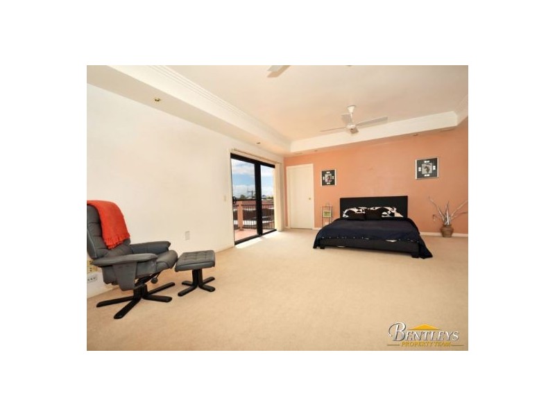 35 Sunbird Chase, Parrearra QLD 4575
