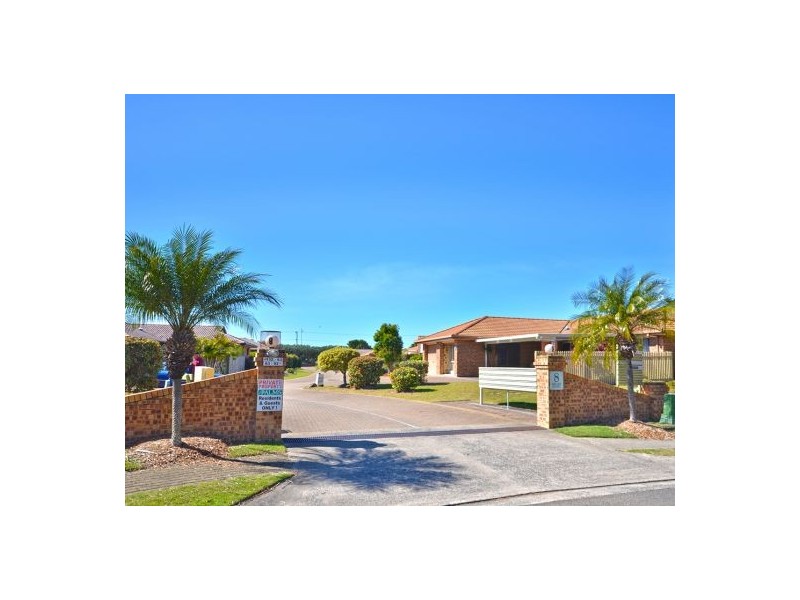 114/8 Melody Court, Warana QLD 4575