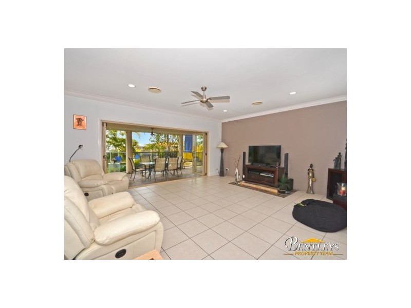 8 Royal Close, Wurtulla QLD 4575