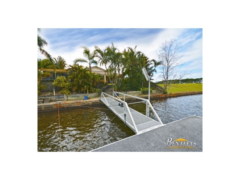 8 Royal Close, Wurtulla QLD 4575