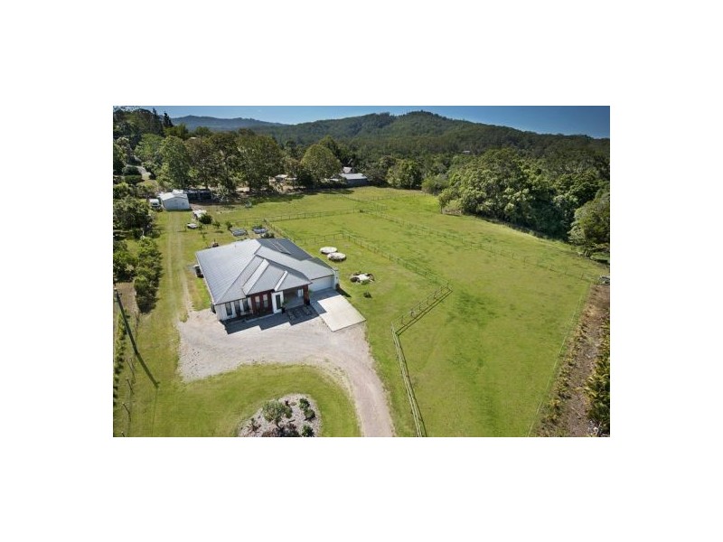 32 Andersen Road, Mooloolah Valley QLD 4553