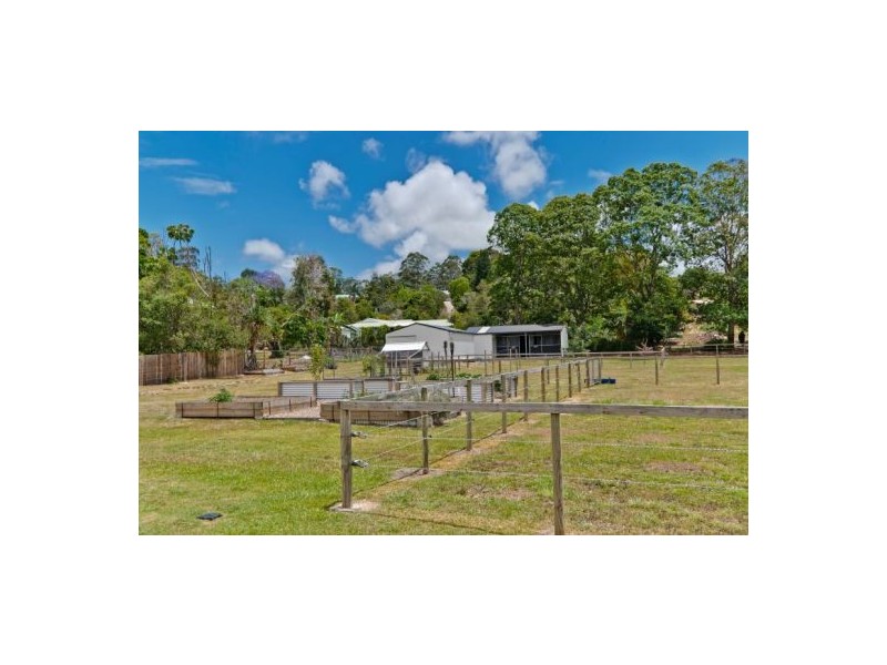 32 Andersen Road, Mooloolah Valley QLD 4553