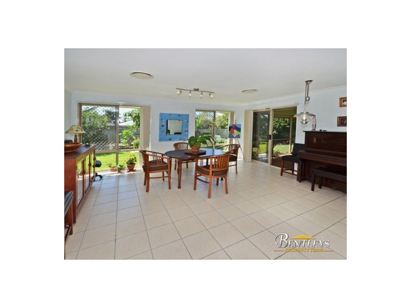 6 Eastern Rise, Little Mountain QLD 4551