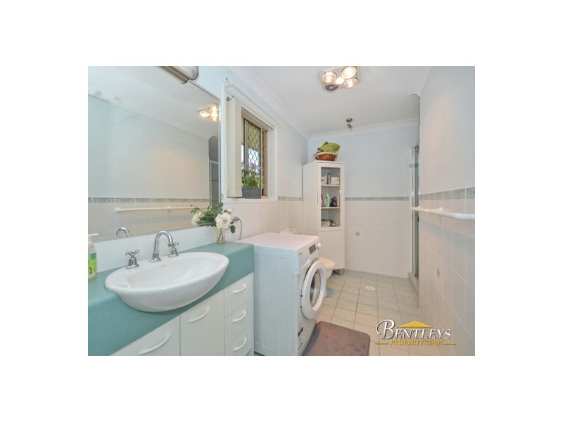 6 Eastern Rise, Little Mountain QLD 4551