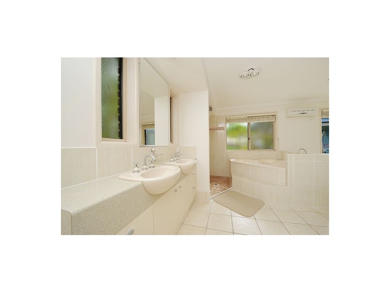 14 Casuarina Drive, Little Mountain QLD 4551