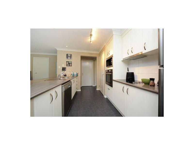 14 Cullen Drive, Little Mountain QLD 4551