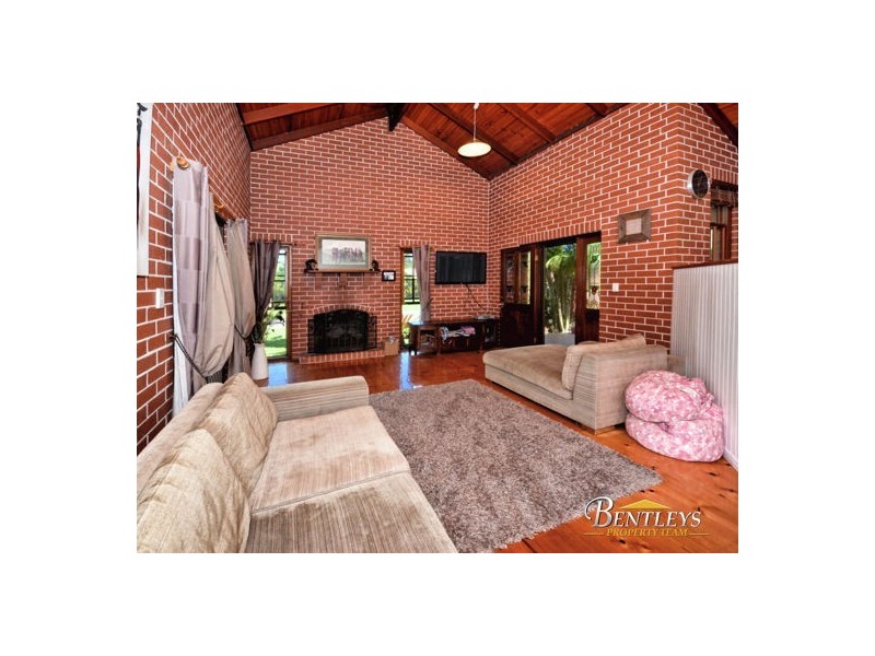 12 Rhodes Place, Aroona QLD 4551