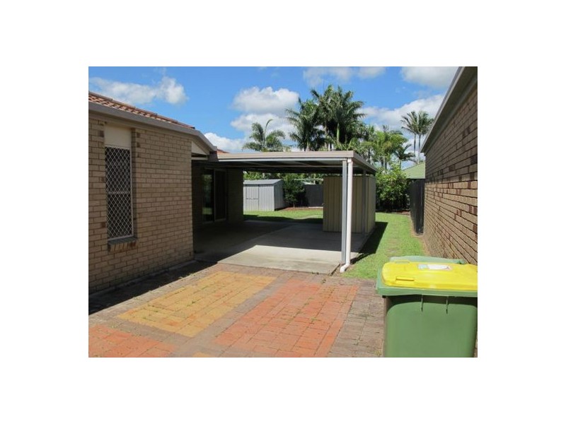 20 Lakeshore Place, Little Mountain QLD 4551