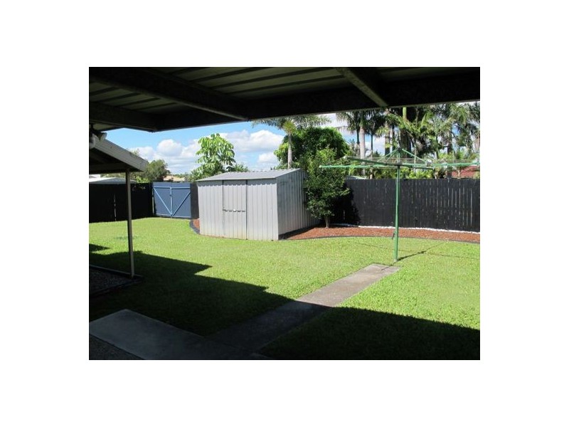 20 Lakeshore Place, Little Mountain QLD 4551