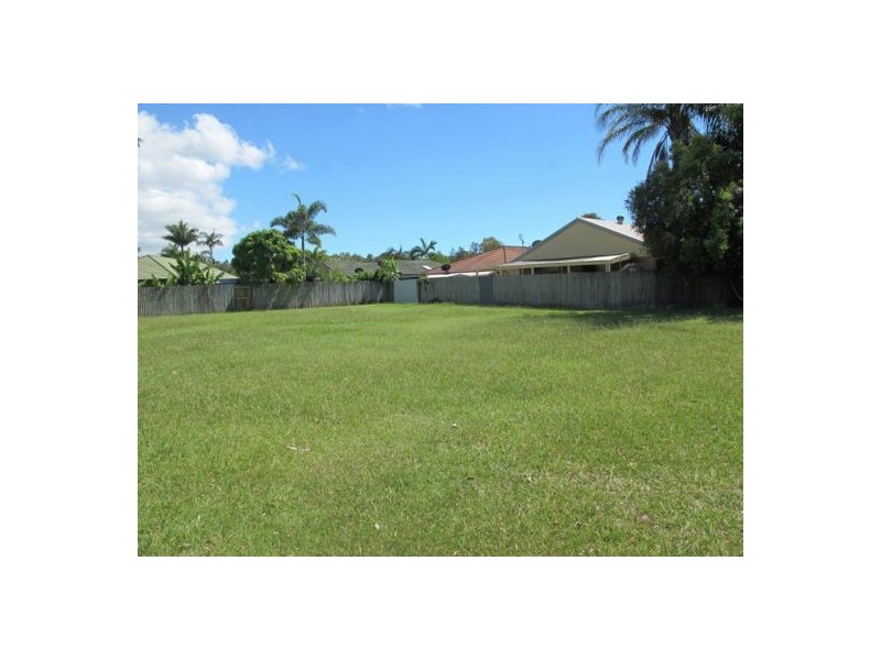 20 Lakeshore Place, Little Mountain QLD 4551