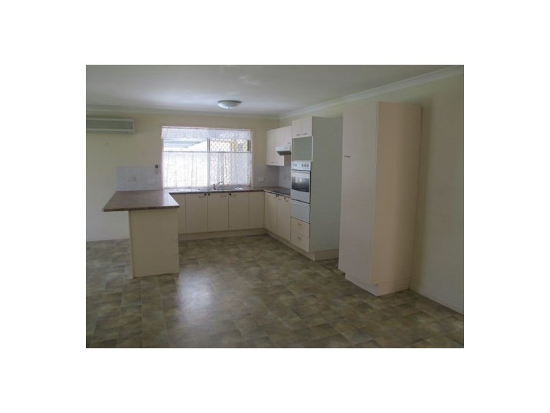 20 Lakeshore Place, Little Mountain QLD 4551