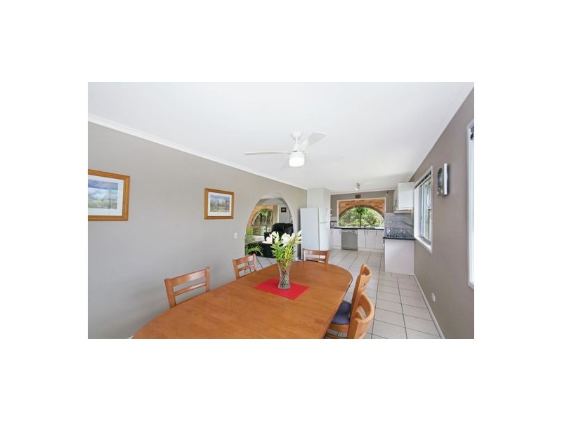 98 Sugar Bag Road, Little Mountain QLD 4551