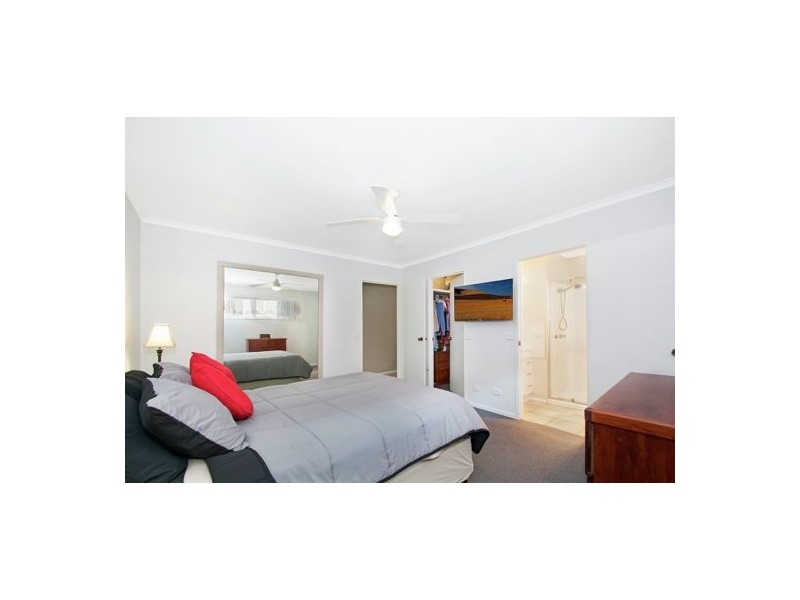 98 Sugar Bag Road, Little Mountain QLD 4551