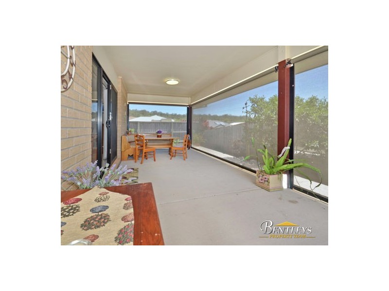 1 Forest View Way, Little Mountain QLD 4551