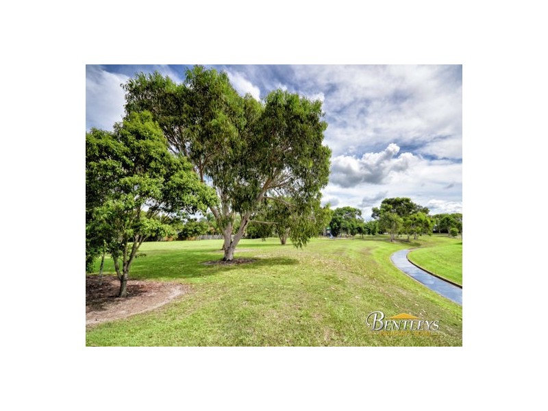7 Centennial Place, Little Mountain QLD 4551