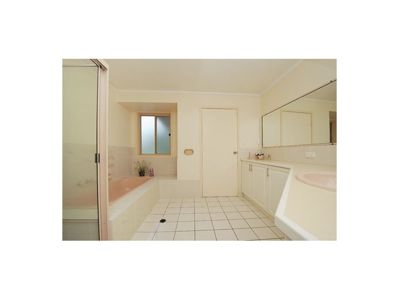 9 Raintree Boulevard, Little Mountain QLD 4551