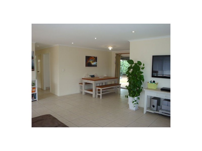 576 Nicklin Way, Wurtulla QLD 4575