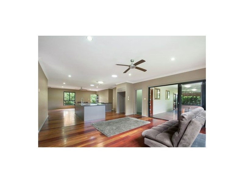 28 Clearview Drive, Glass House Mountains QLD 4518