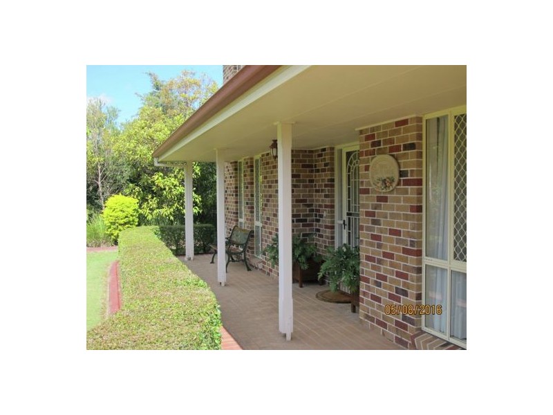 16 Bellevue Drive, Little Mountain QLD 4551