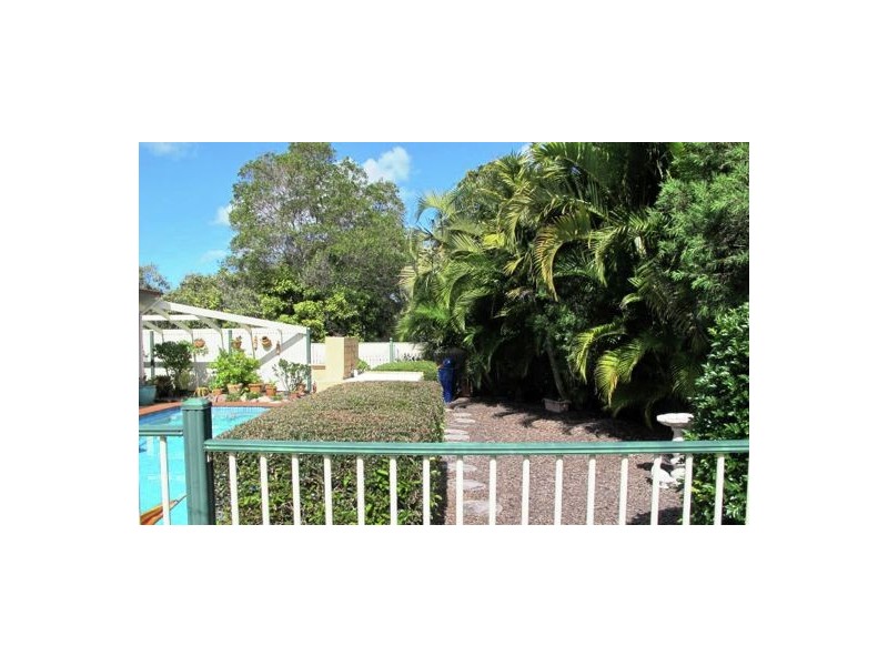 16 Bellevue Drive, Little Mountain QLD 4551
