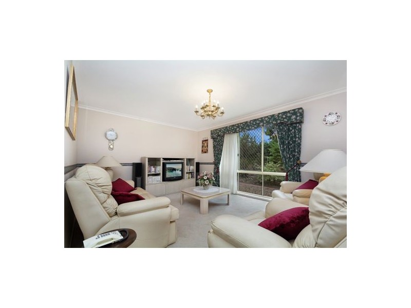 16 Bellevue Drive, Little Mountain QLD 4551