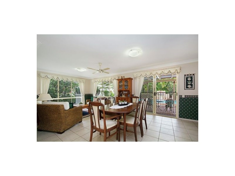 16 Bellevue Drive, Little Mountain QLD 4551