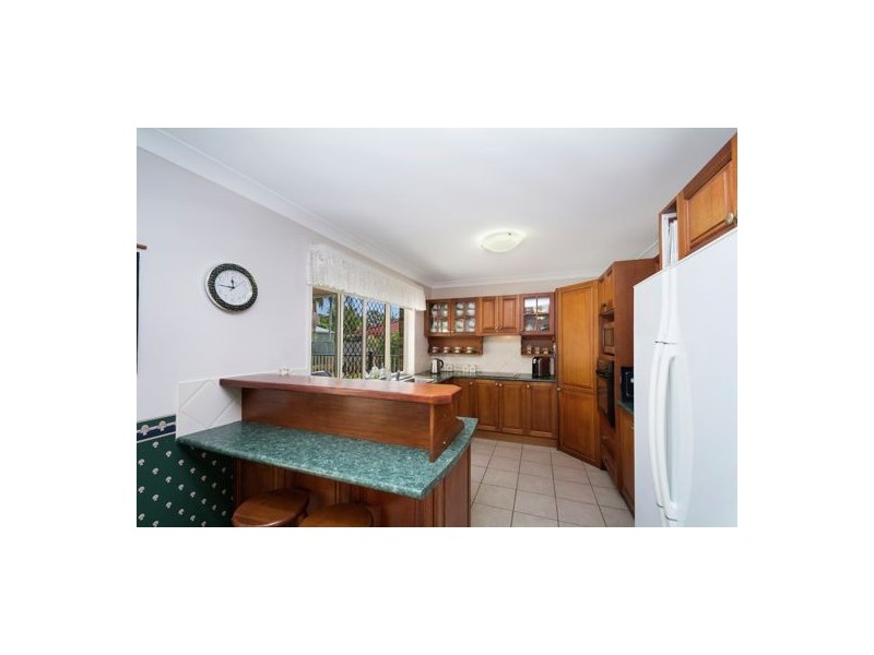 16 Bellevue Drive, Little Mountain QLD 4551