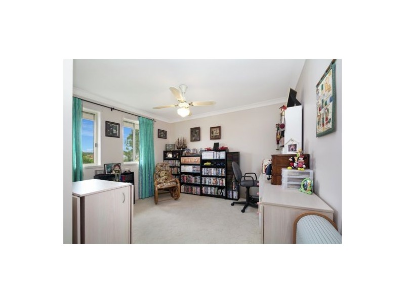 16 Bellevue Drive, Little Mountain QLD 4551