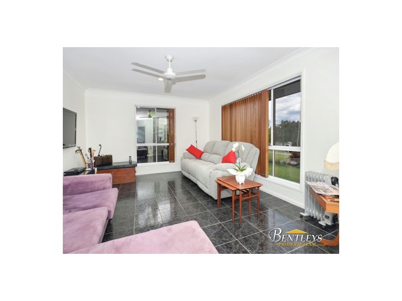 11 Redleaf Court, Currimundi QLD 4551