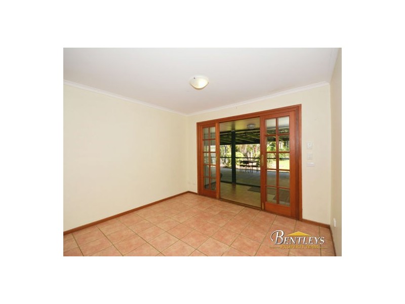 4 Casuarina Drive, Little Mountain QLD 4551