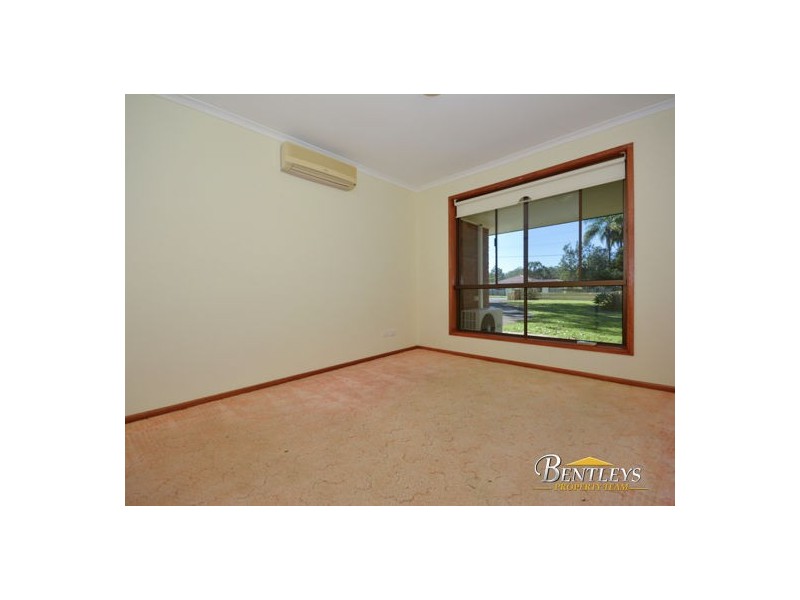 4 Casuarina Drive, Little Mountain QLD 4551