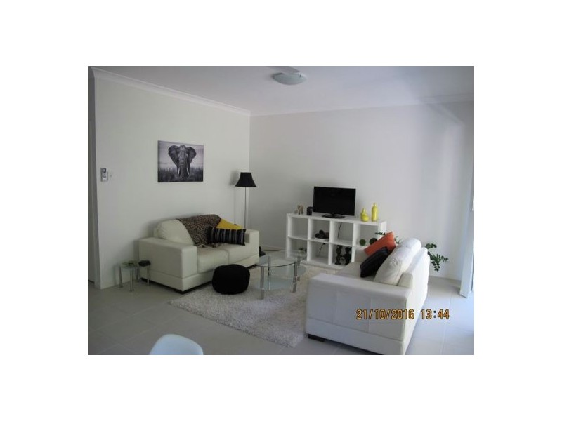 6/17 Greensboro Place, Little Mountain QLD 4551