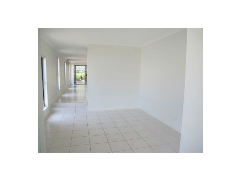 3 Sunrise Terrace, Little Mountain QLD 4551