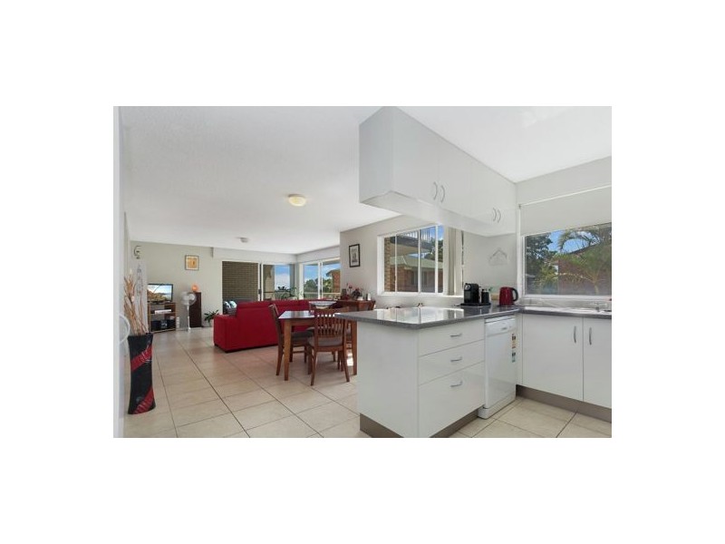 Unit 2/7 Queen Street, Moffat Beach QLD 4551