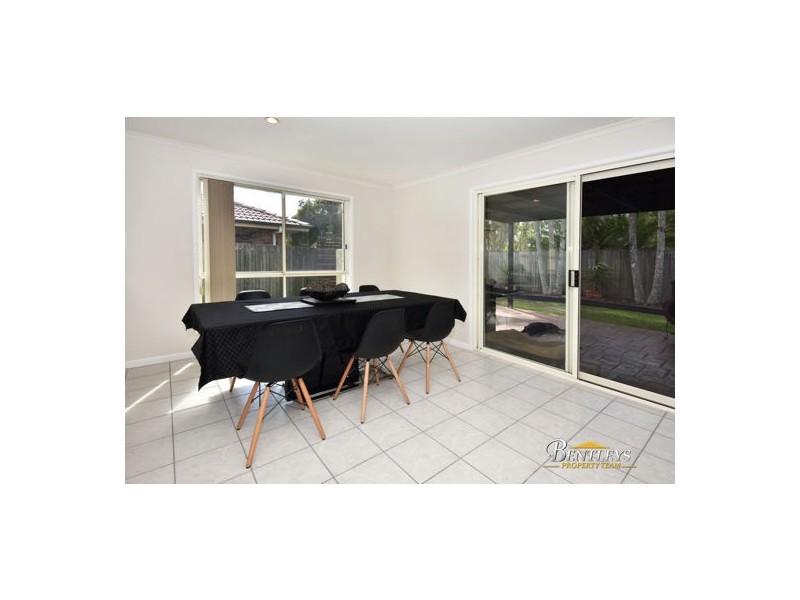 41 Lakeshore Place, Little Mountain QLD 4551