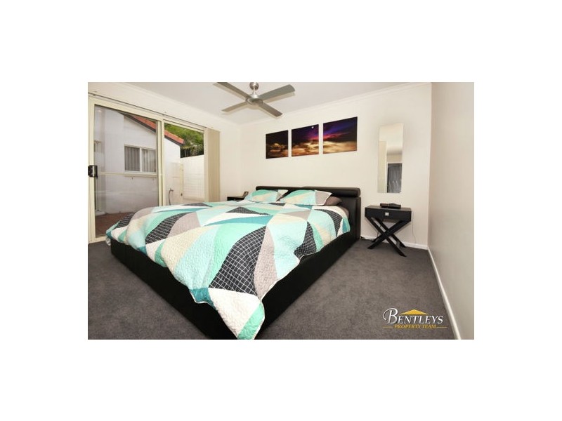 41 Lakeshore Place, Little Mountain QLD 4551