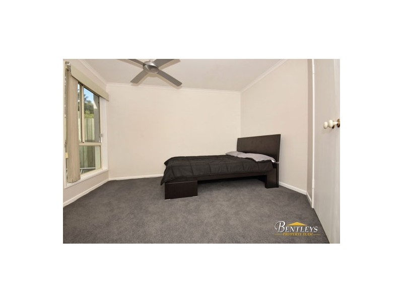 41 Lakeshore Place, Little Mountain QLD 4551