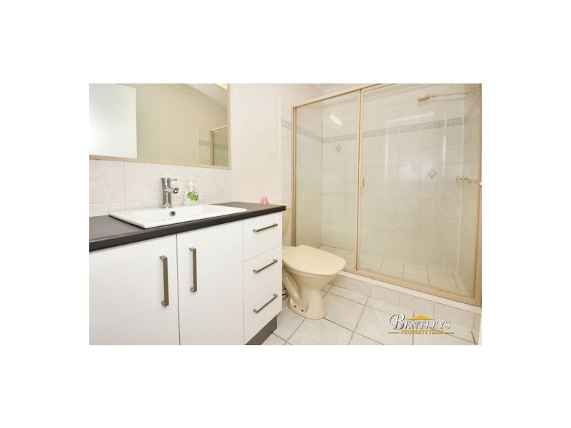 41 Lakeshore Place, Little Mountain QLD 4551