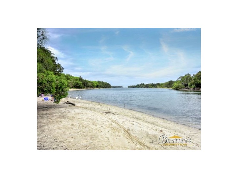 625 Nicklin Way, Wurtulla QLD 4575