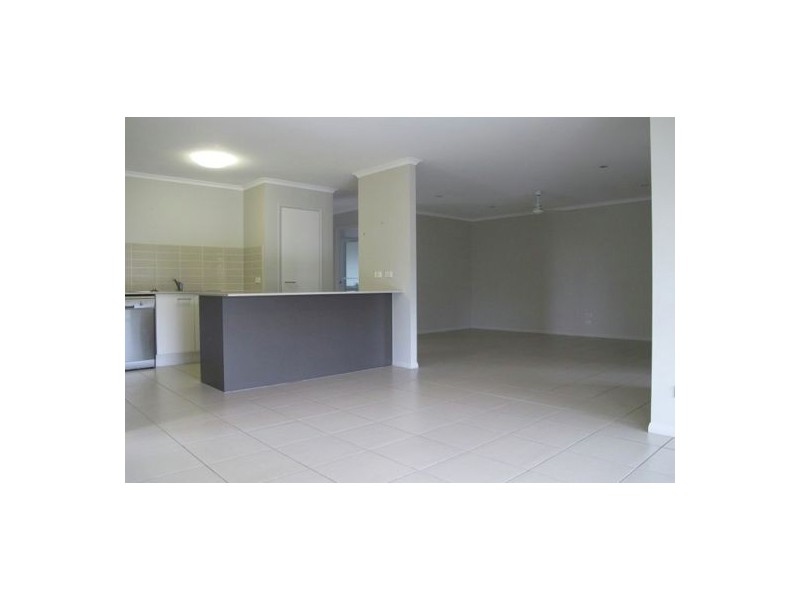1/2 Mansell Street, Meridan Plains QLD 4551
