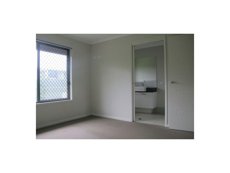 1/2 Mansell Street, Meridan Plains QLD 4551