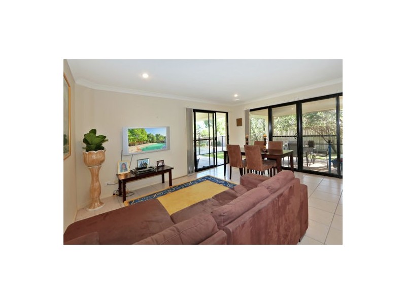 42 Discovery Drive, Little Mountain QLD 4551