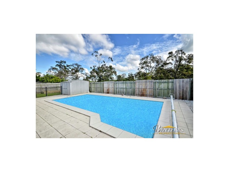 6 Kingsley Court, Little Mountain QLD 4551