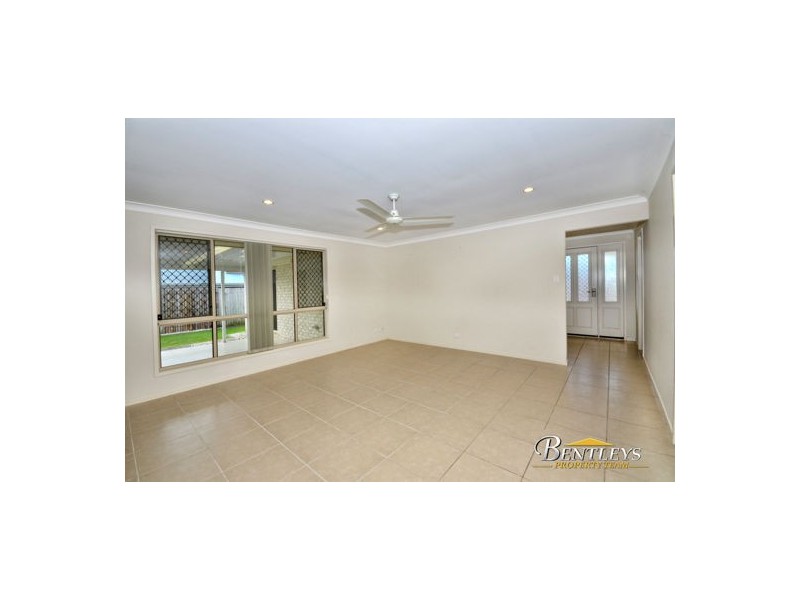 6 Kingsley Court, Little Mountain QLD 4551