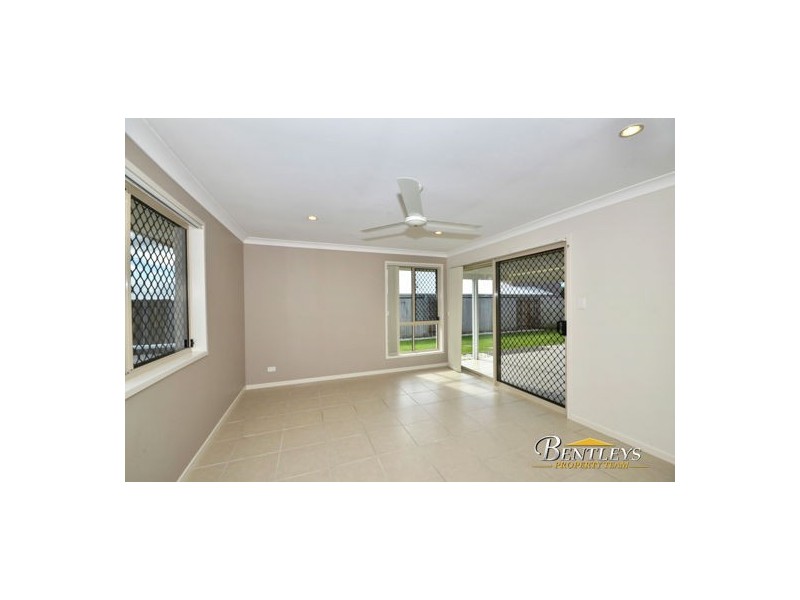 6 Kingsley Court, Little Mountain QLD 4551