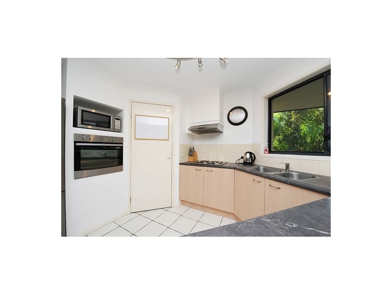 7 Hillside Court, Little Mountain QLD 4551